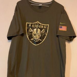 SIZE 2X OAKLAND RAIDERS T-SHIRT